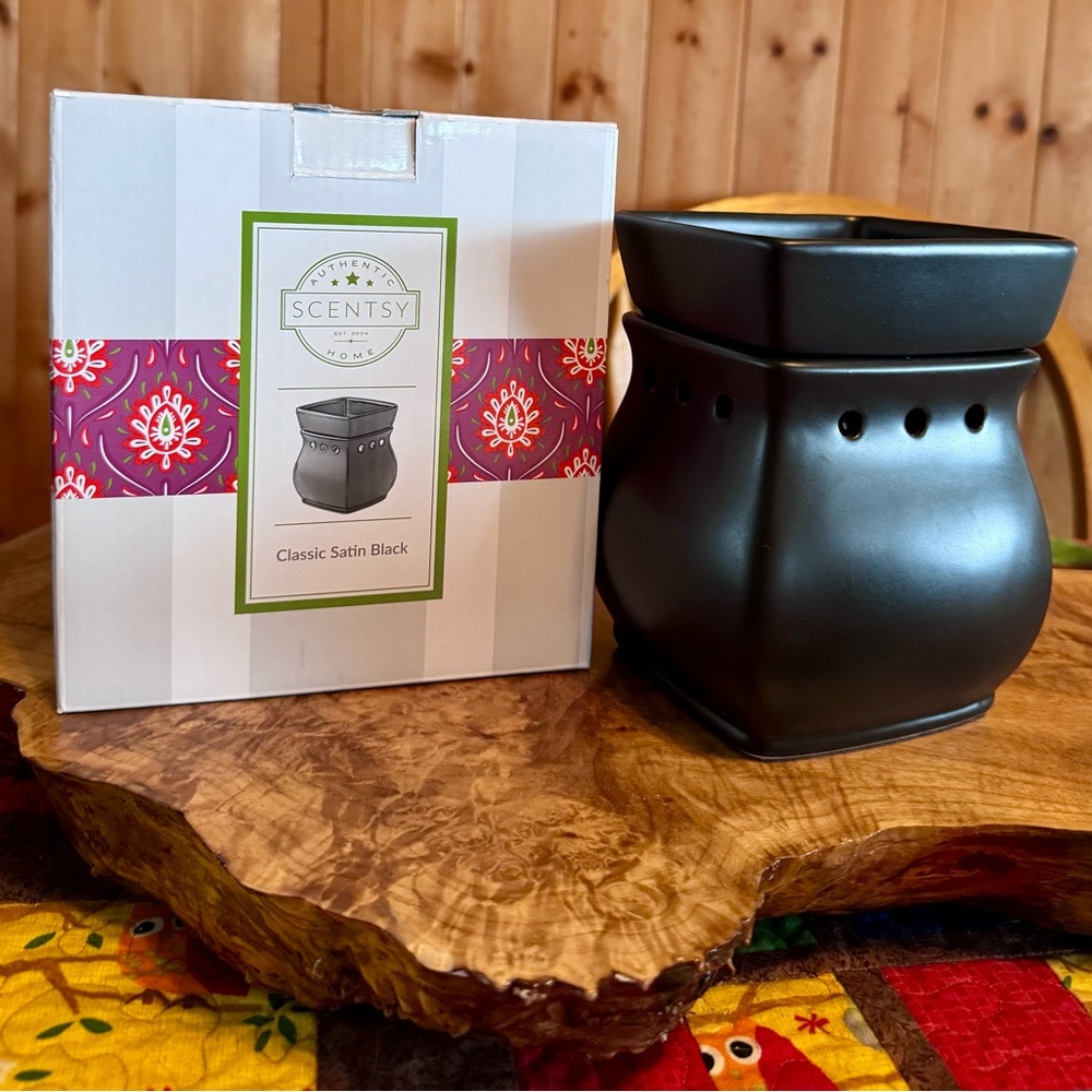 Scentsy Satin Black Wax Warmer